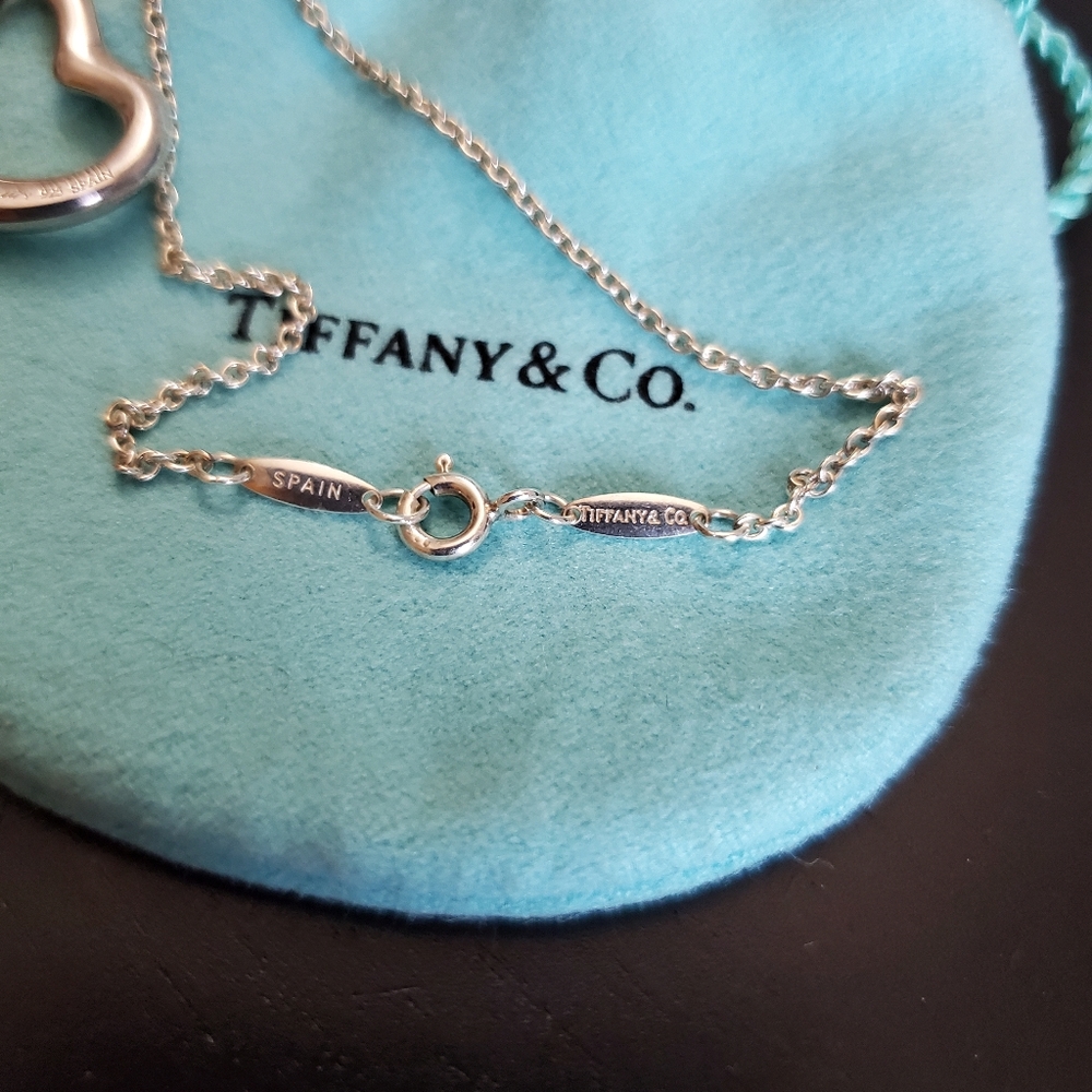 Tiffany & Co. Elsa Peretti Open Heart necklace - Picture 4 of 6